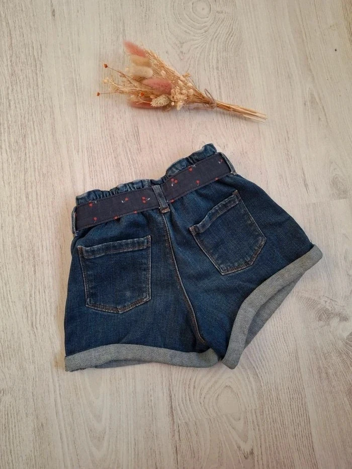 🍒 Short en jean para niña azul paperbag y cinturón fantaisie cereza Vertbaudet - 6 años – photo 5